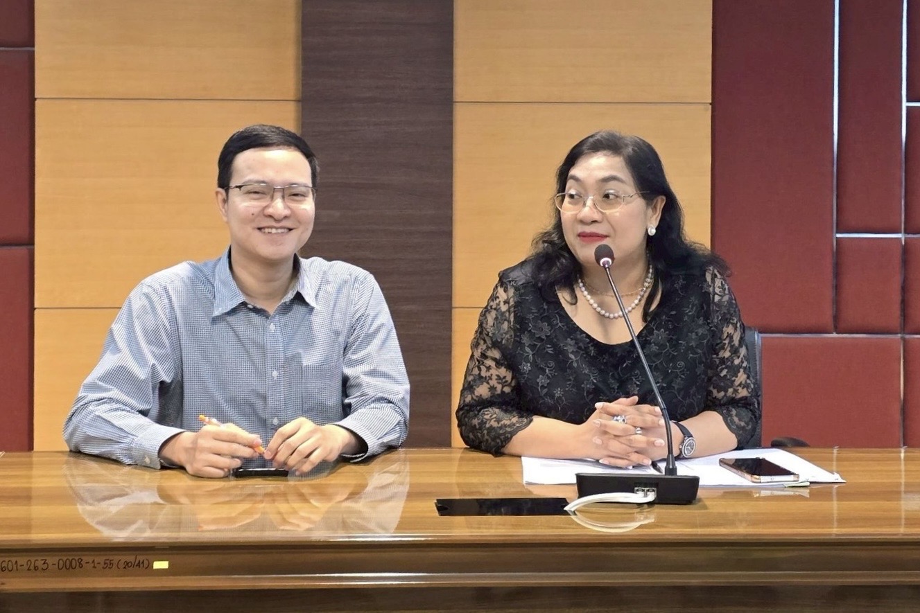 EB86E1A0-A0BC-4EA0-8173-F6102AF323E7